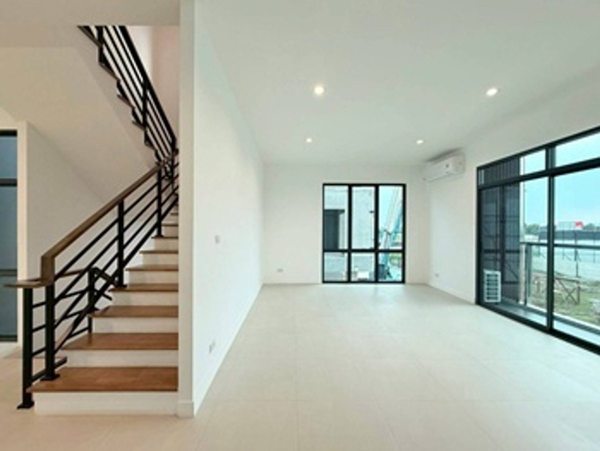 ขายโฮมออฟฟิศปทุมธานี รังสิต ธรรมศาสตร์ : โฮมออฟฟิศ คลองสี่  พื้นที่ 49 ตร.ว. ต.คลองสี่ อ.คลองหลวง จ.ปทุมธานี เนื้อที่ 49 ตารางวา ราคาขาย 9,590,000 บาท  