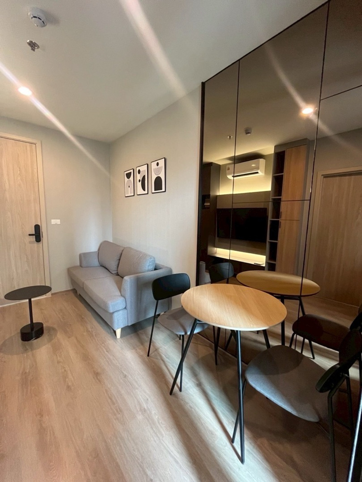 ให้เช่าคอนโดพระราม 9 เพชรบุรีตัดใหม่ RCA : Brand New Rama 9. The most big common area. 