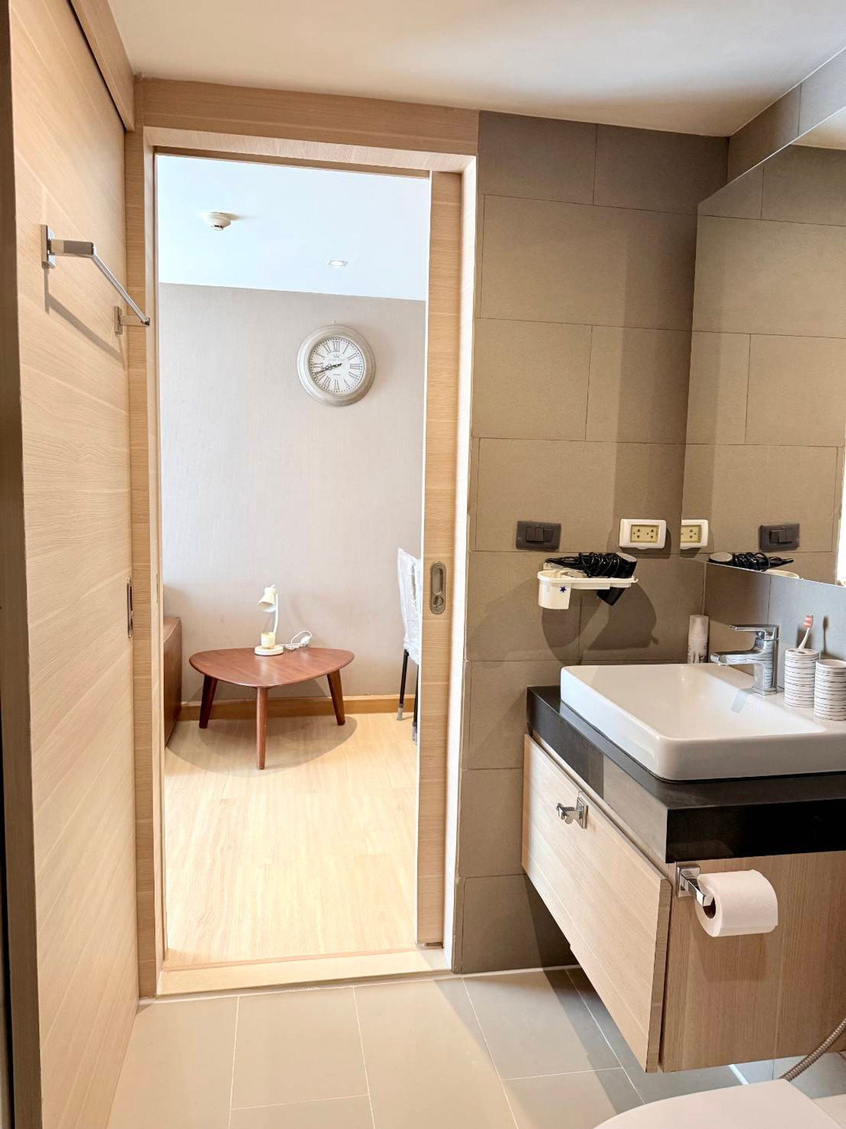 ให้เช่าคอนโดสีลม ศาลาแดง บางรัก : ให้เช่า Klass Silom ราคา 26,000 บาท [MKr251223]