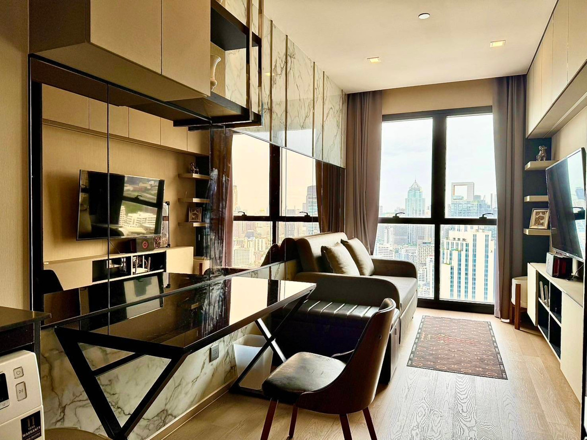 For RentCondoSukhumvit, Asoke, Thonglor : For rent Ashton Asoke very beautiful room luxury decoration, good price, city view, convenient travel.