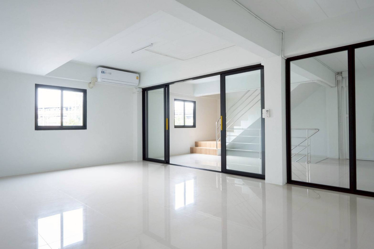 ขายอาคารพาณิชย์นนทบุรี บางใหญ่ บางบัวทอง : 🔥 ออฟฟิศ สำนักงาน 🔥 อาคารพาณิชย์ ตลาดบางใหญ่ / 4 ชั้น (ขาย), Commercial Building Bangyai Market / 4 Storey (FOR SALE) AOM014