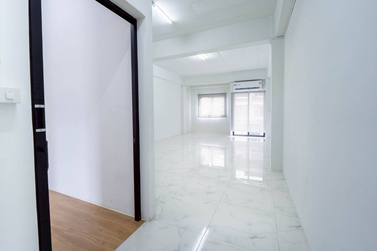 ขายอาคารพาณิชย์นนทบุรี บางใหญ่ บางบัวทอง : 🔥 ออฟฟิศ สำนักงาน 🔥 อาคารพาณิชย์ ตลาดบางใหญ่ / 4 ชั้น (ขาย), Commercial Building Bangyai Market / 4 Storey (FOR SALE) AOM014