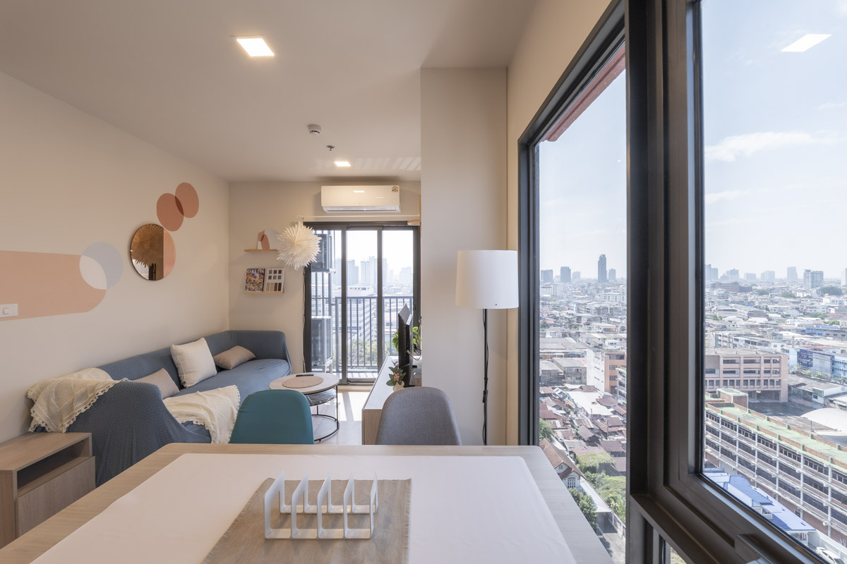 For SaleCondoWongwianyai, Charoennakor : 🔥Urgent Sale!🔥 Flo by Sansiri condo near BTS Khlong San station. Fully furnished and ready to move in.
