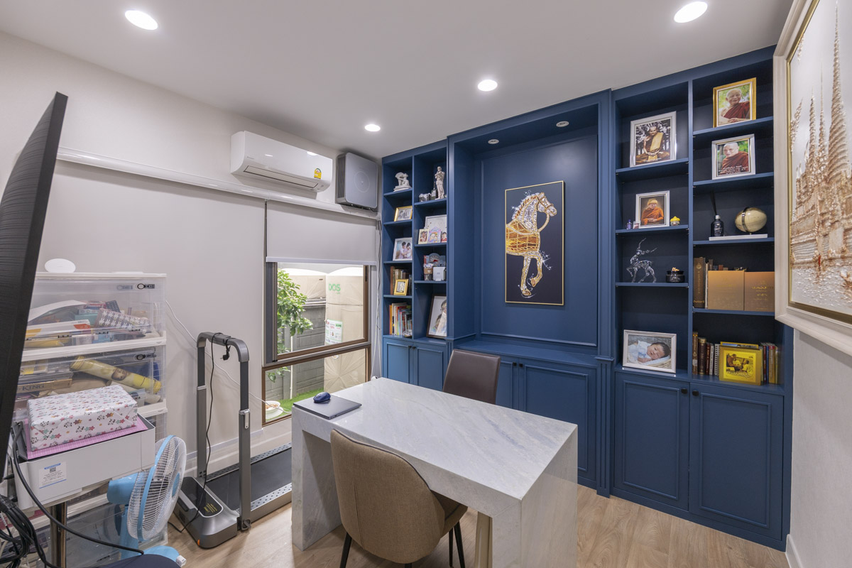 For SaleHouseNawamin, Ramindra : 🔥Urgent Sale!🔥 Burasiri Watcharapol, near CentralFestival Eastville. Fully furnished and ready to move in.