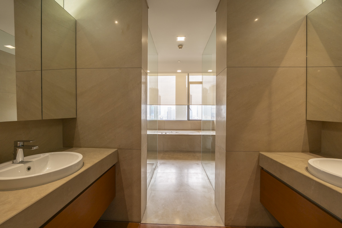 ขายคอนโดสาทร นราธิวาส : 🔥ขายด่วน+🔥เดอะ สุโขทัย เรสซิเด้นซ์ ใกล้สถานีรถไฟฟ้า MRT ลุมพินี และ BTS ศาลาแดง 