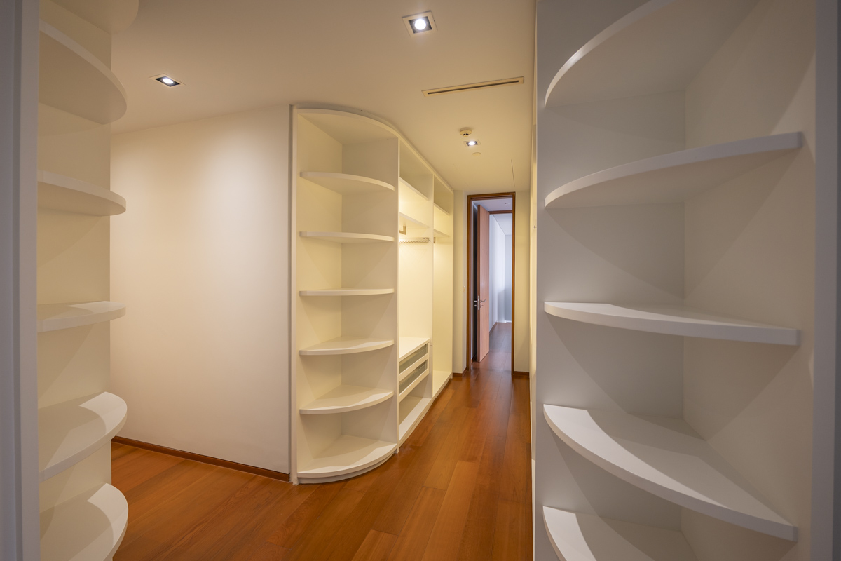 For SaleCondoSathorn, Narathiwat : 🔥Urgent Sale!🔥 The Sukhothai Residences, near MRT Lumpini and BTS Sala Daeng stations.