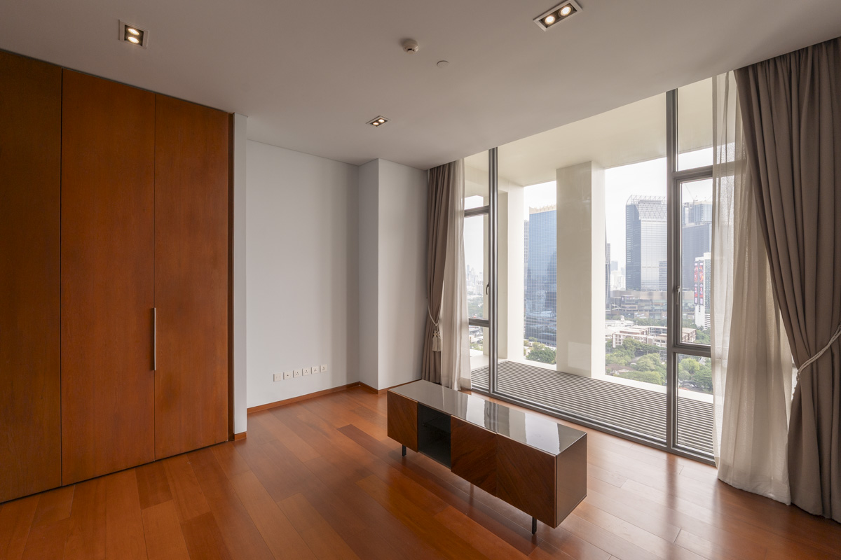 For SaleCondoSathorn, Narathiwat : 🔥Urgent Sale!🔥 The Sukhothai Residences, near MRT Lumpini and BTS Sala Daeng stations.