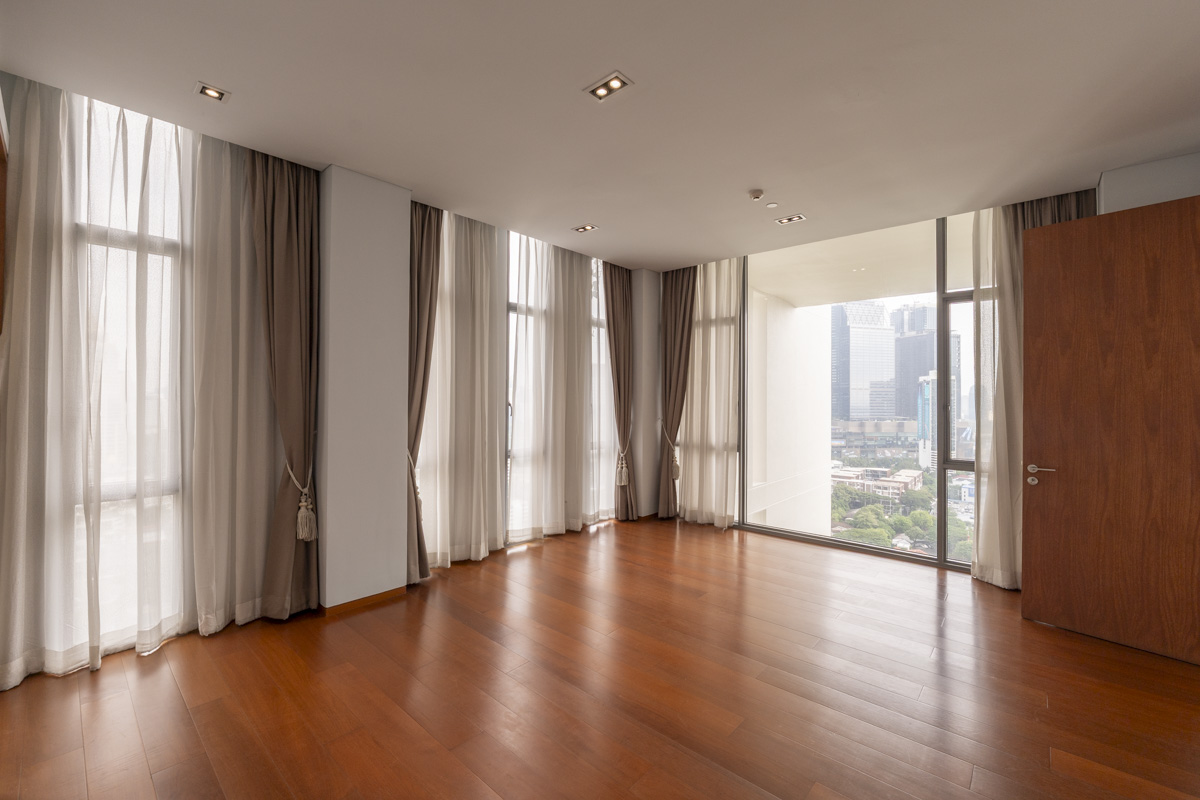 For SaleCondoSathorn, Narathiwat : 🔥Urgent Sale!🔥 The Sukhothai Residences, near MRT Lumpini and BTS Sala Daeng stations.