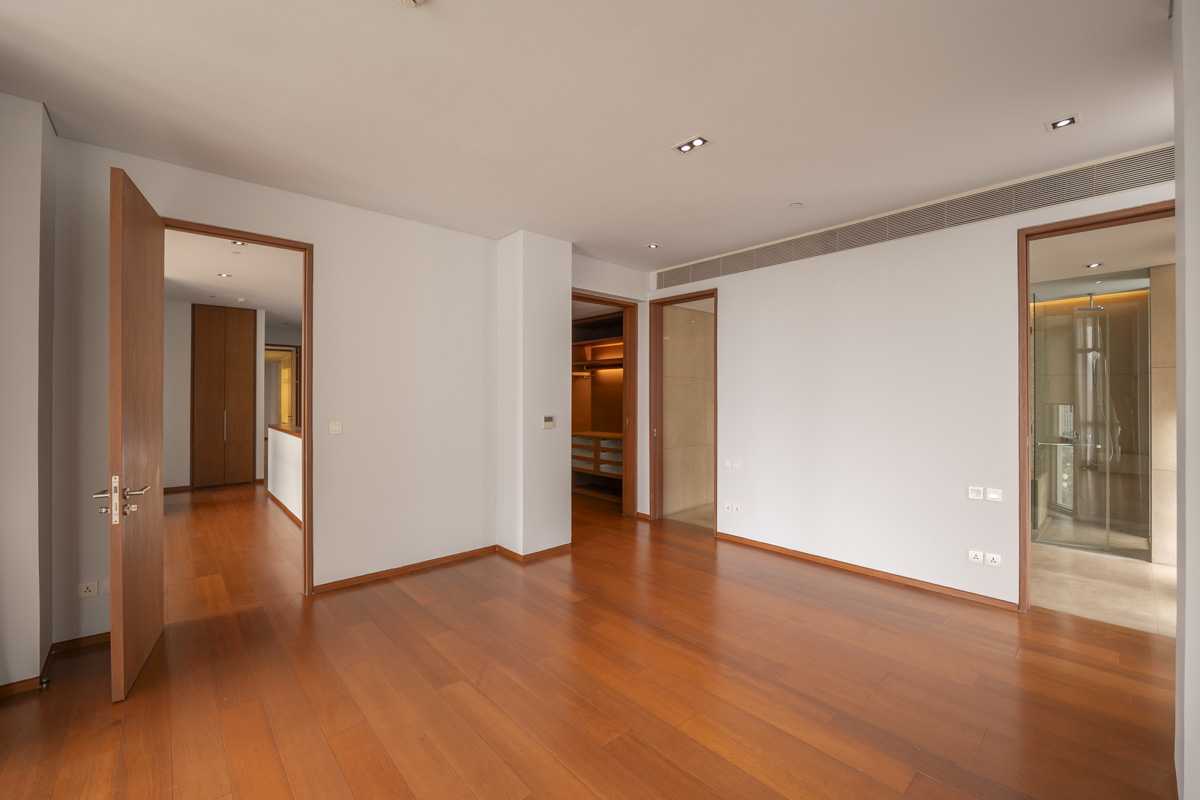 For SaleCondoSathorn, Narathiwat : 🔥Urgent Sale!🔥 The Sukhothai Residences, near MRT Lumpini and BTS Sala Daeng stations.