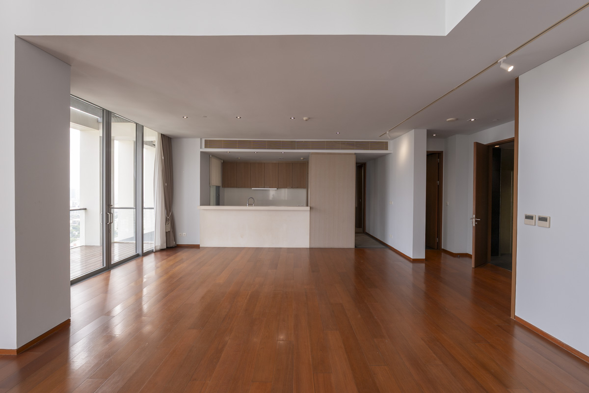 For SaleCondoSathorn, Narathiwat : 🔥Urgent Sale!🔥 The Sukhothai Residences, near MRT Lumpini and BTS Sala Daeng stations.