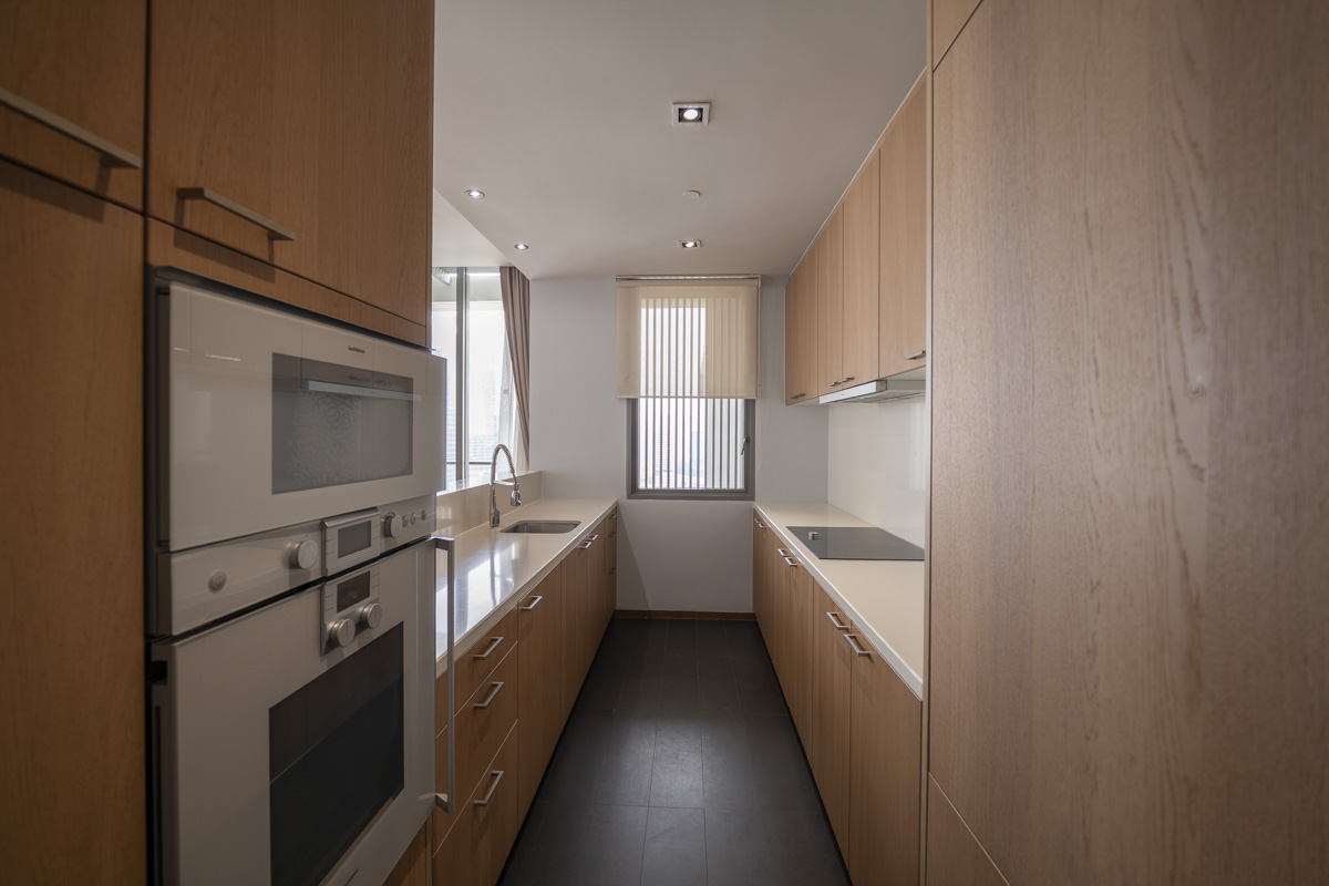 For SaleCondoSathorn, Narathiwat : 🔥Urgent Sale!🔥 The Sukhothai Residences, near MRT Lumpini and BTS Sala Daeng stations.