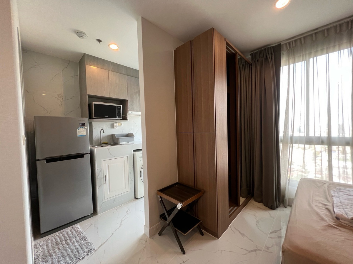 For RentCondoThaphra, Talat Phlu, Wutthakat : Ideo Sathorn Thapra room for Rent
Size 22 sq m Studio 
 🔥Newly Renovated 🔥 
Price 10,000 baht BTS Pho Nimit
 Beautiful view, not blocked. If interested, make an appointment to visit 0614162636
