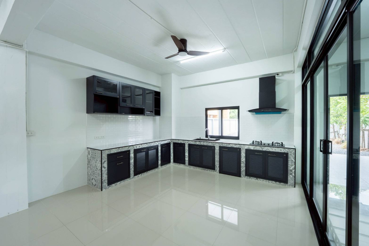 ขายอาคารพาณิชย์นนทบุรี บางใหญ่ บางบัวทอง : 🔥 ออฟฟิศ สำนักงาน 🔥 อาคารพาณิชย์ ตลาดบางใหญ่ / 4 ชั้น (ขาย), Commercial Building Bangyai Market / 4 Storey (FOR SALE) AOM014