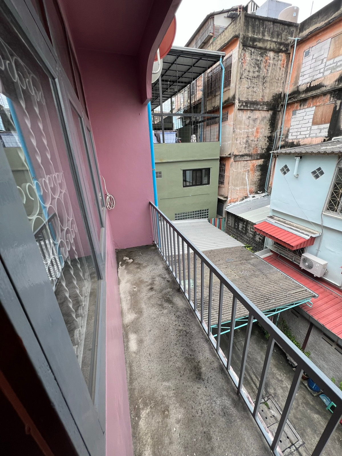 ให้เช่าอาคารพาณิชย์พระราม 3 สาธุประดิษฐ์ : ให้เช่า อาคารพาณิชย์สามชั้น ซอยแฉล้มนิมิตร 8 รีโนเวทใหม่ ยังไม่เคยปล่อยเช่า พร้อมเข้าอยู่