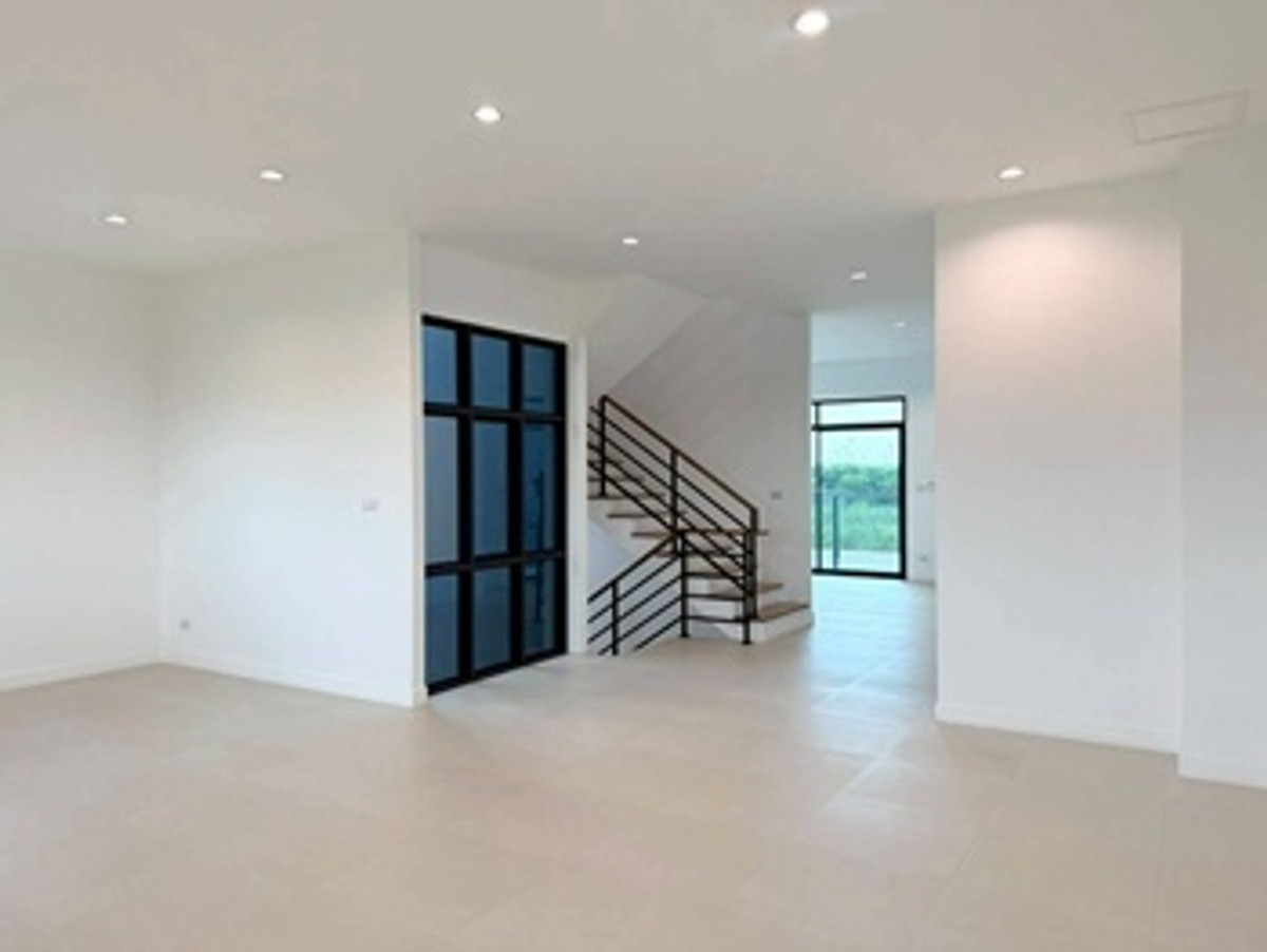 ขายโฮมออฟฟิศปทุมธานี รังสิต ธรรมศาสตร์ : โฮมออฟฟิศ คลองสี่  พื้นที่ 49 ตร.ว. ต.คลองสี่ อ.คลองหลวง จ.ปทุมธานี เนื้อที่ 49 ตารางวา ราคาขาย 9,590,000 บาท  