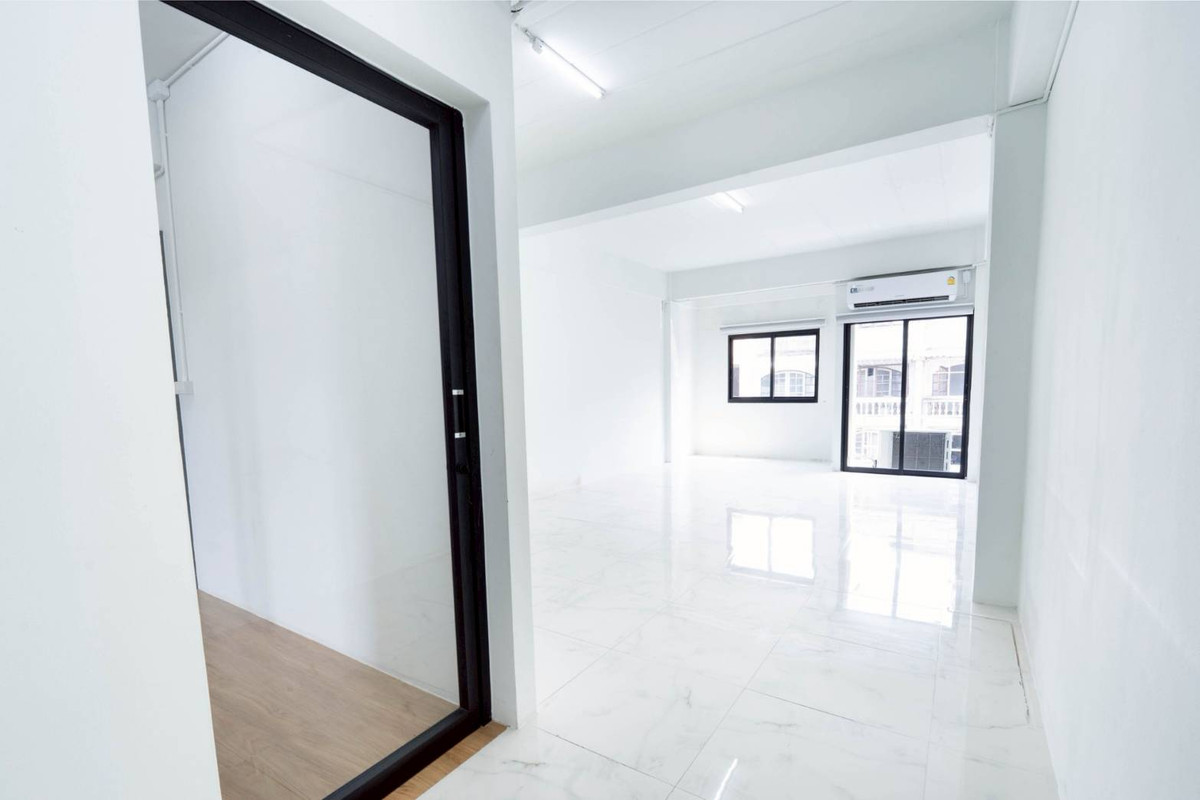 ขายอาคารพาณิชย์นนทบุรี บางใหญ่ บางบัวทอง : 🔥 ออฟฟิศ สำนักงาน 🔥 อาคารพาณิชย์ ตลาดบางใหญ่ / 4 ชั้น (ขาย), Commercial Building Bangyai Market / 4 Storey (FOR SALE) AOM014