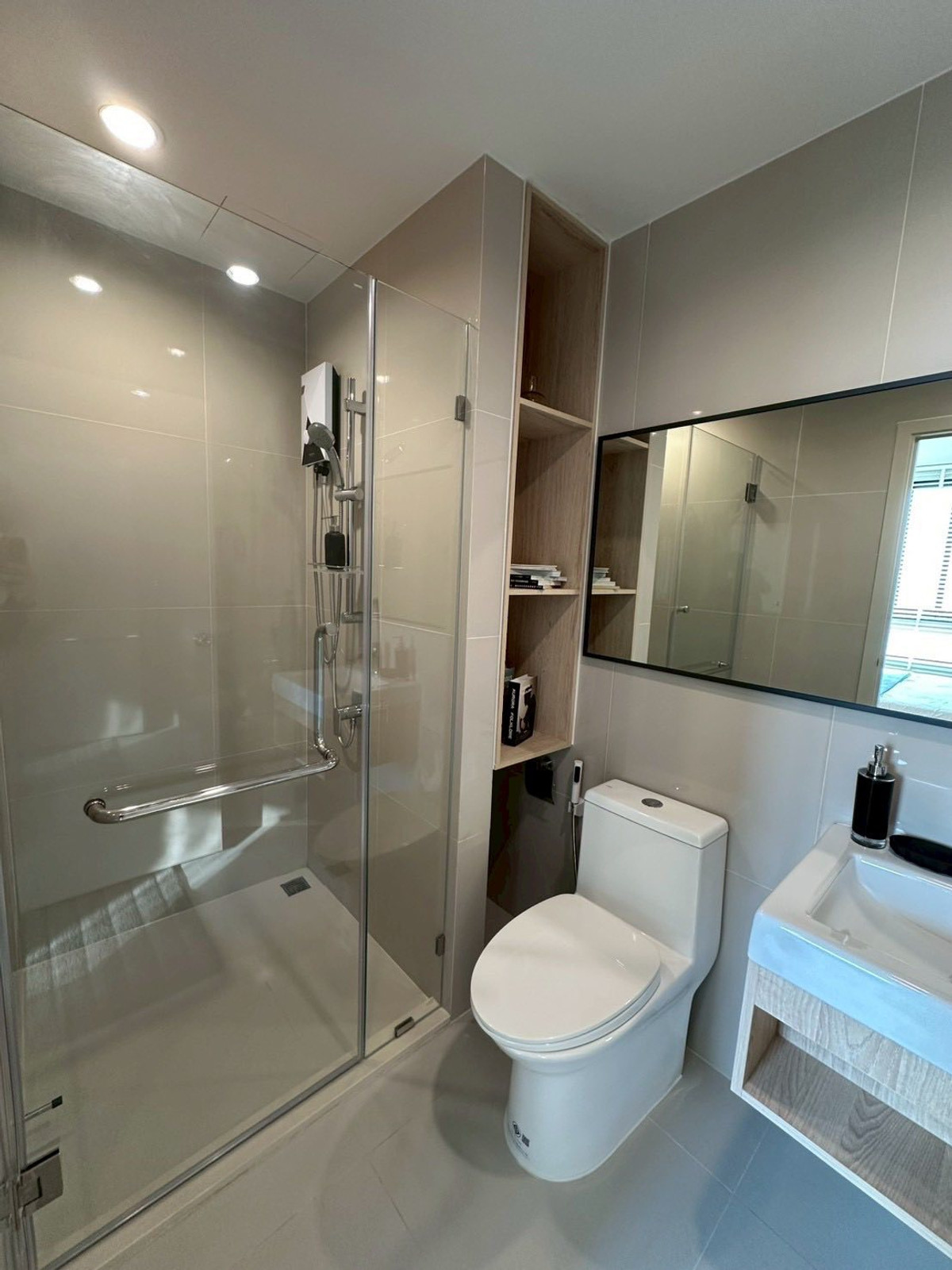 ให้เช่าคอนโดพัฒนาการ ศรีนครินทร์ : PFD-07681 ให้เช่าคอนโด นิว โนเบิล ศรีนครินทร์-ลาซาล (Nue Noble Srinakarin-Lasalle) นัดชมห้อง ■ line : @propertyfinder		