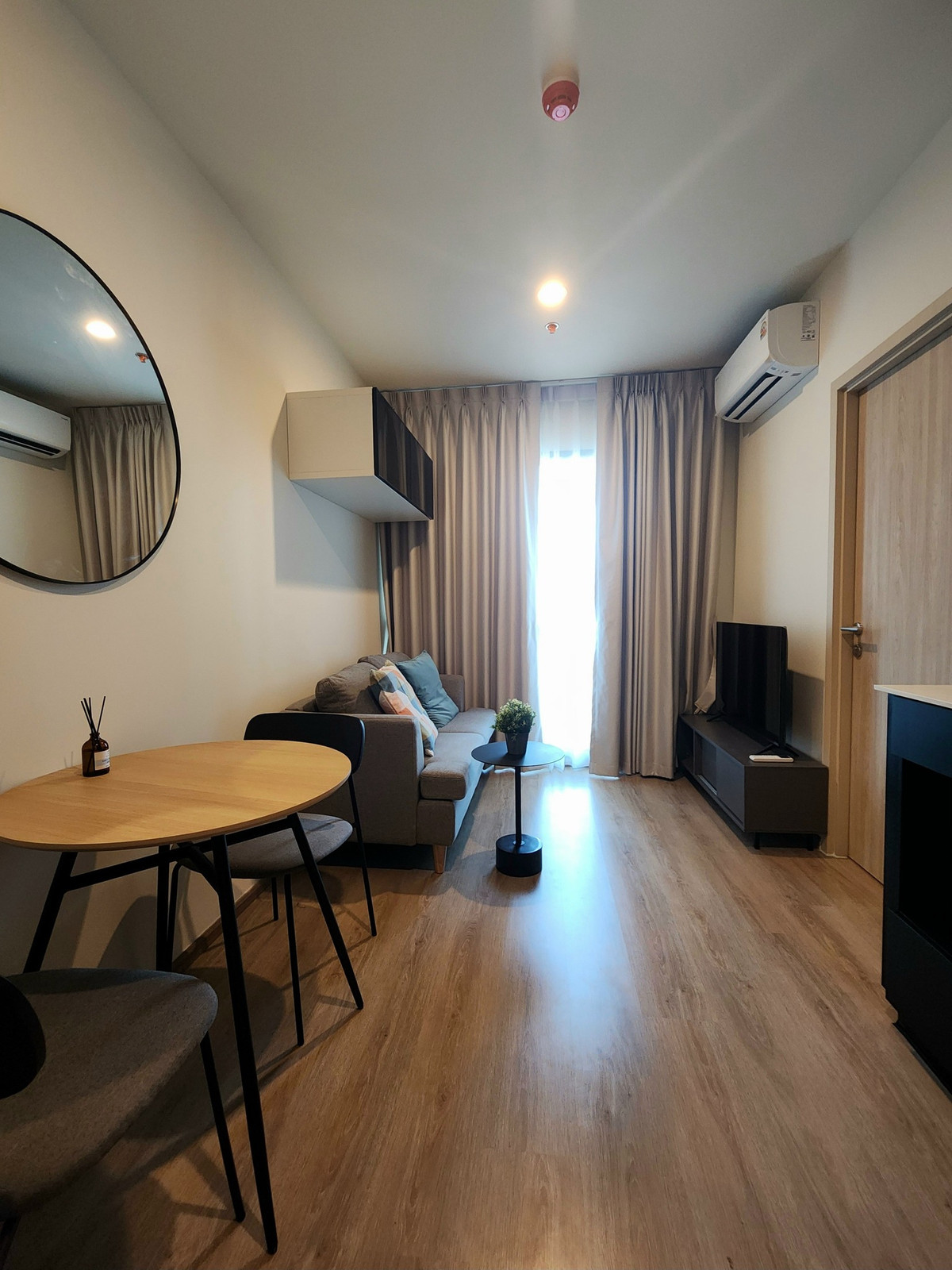 ให้เช่าคอนโดพระราม 9 เพชรบุรีตัดใหม่ RCA : RC122225 Condo for rent at Nue District R9 ติด MRT พระราม 9 and Central พระราม 9
