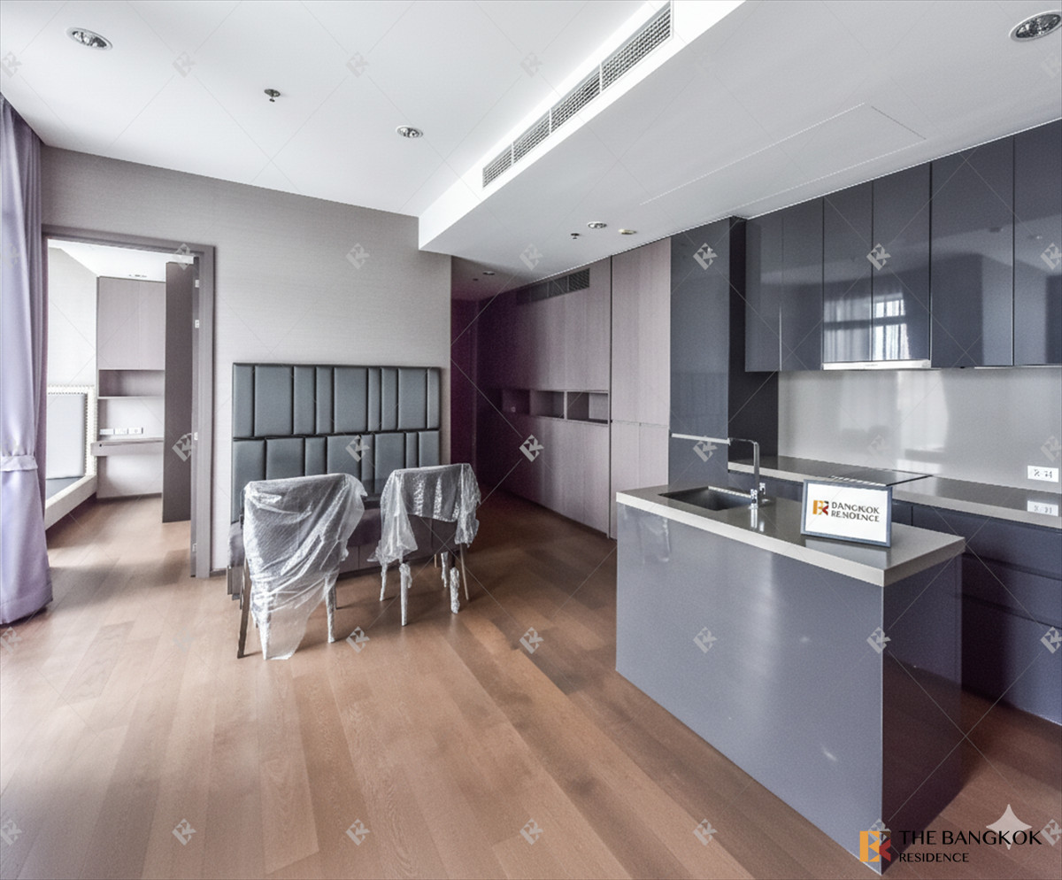 For SaleCondoSathorn, Narathiwat : 🔥 Ultra-Rare in Sathorn! 3 Bedroom The Diplomat Sathorn Near Bts Surasak