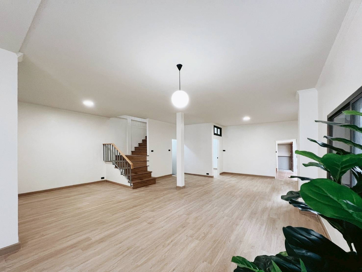 ขายบ้านโชคชัย4 ลาดพร้าว71 : 🔥ขายด่วน 🔥บ้านเดี่ยว ลาดพร้าว 71 ใกล้เซนทรัล็อีสวิล ราคาดีมากๆ /4ห้องนอน / 3ห้องน้ำ / 2ที่จอดรถ 