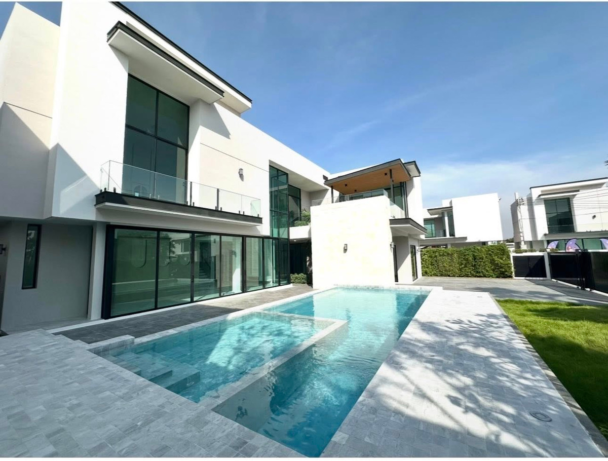 For SaleHouseKasetsart, Ratchayothin : P0395 Brand New Luxury Pool Villa for Sale – 2-Storey The Master Ekkamai–Ramintra Corner unit with excellent Feng Shui Rare large land plot in a prime Ekkamai–Ramintra location