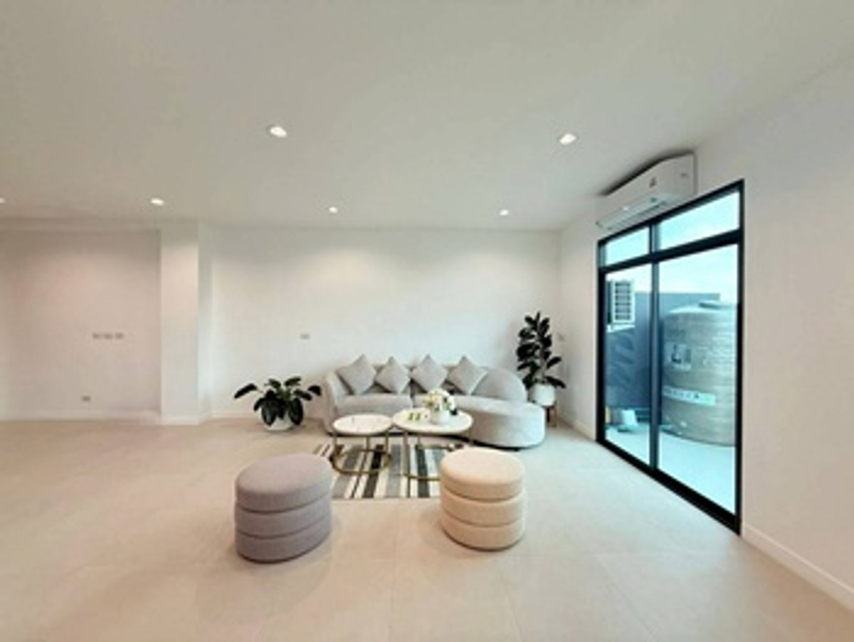 ขายโฮมออฟฟิศปทุมธานี รังสิต ธรรมศาสตร์ : โฮมออฟฟิศ คลองสี่  พื้นที่ 49 ตร.ว. ต.คลองสี่ อ.คลองหลวง จ.ปทุมธานี เนื้อที่ 49 ตารางวา ราคาขาย 9,590,000 บาท  