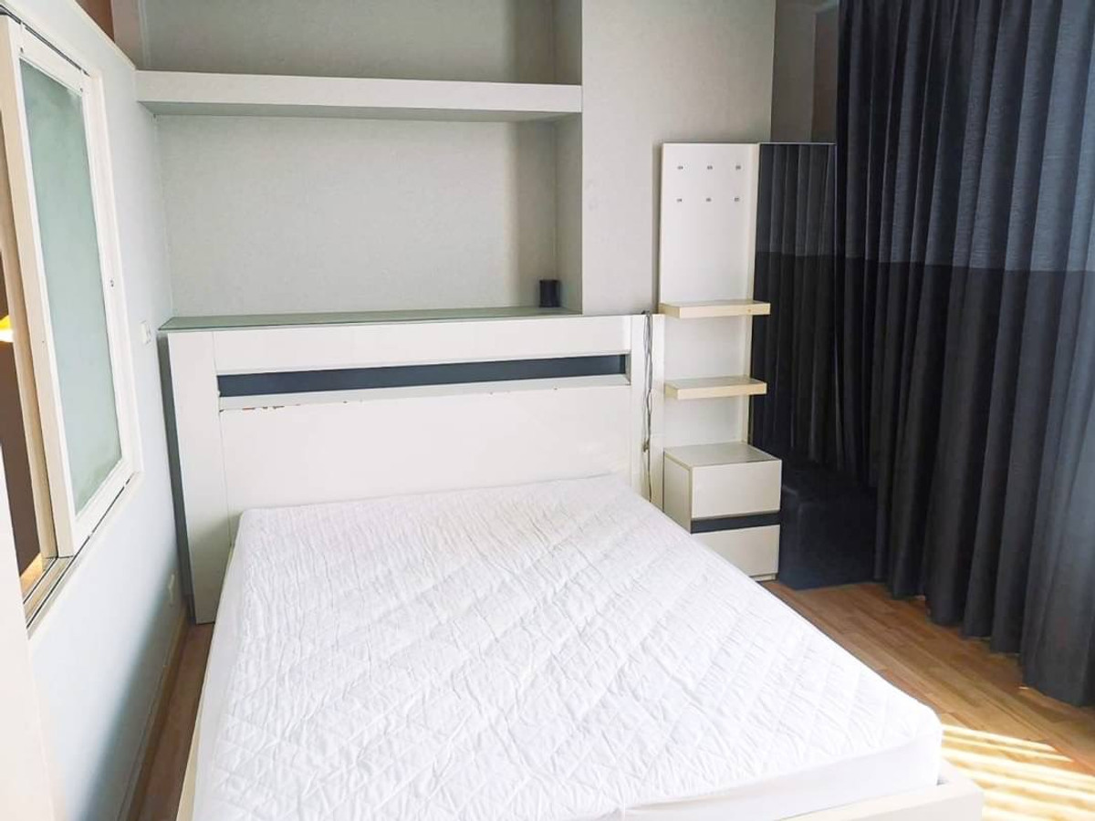 For RentCondoRatchadapisek, Huaikwang, Suttisan : Condo for rent, very large room, very good location, Soi Ratchada 18, near Central Rama 9, MRT Huai Khwang!