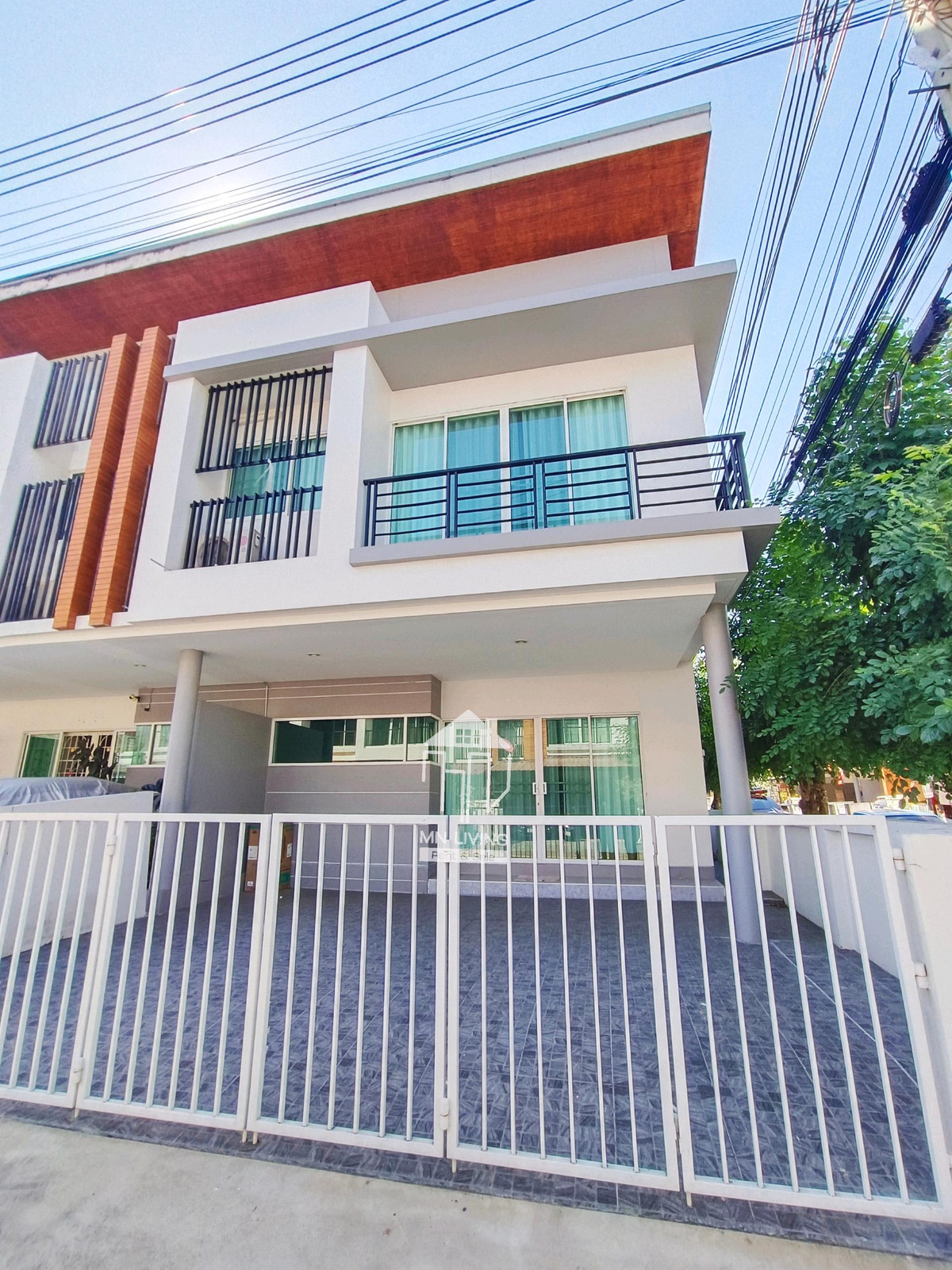 For RentTownhomeMin Buri, Romklao : 2-story townhome for rent, Nirvana Cluster Ramkhamhaeng project, Soi Mistine, corner plot house, decorated, ready to move in.
