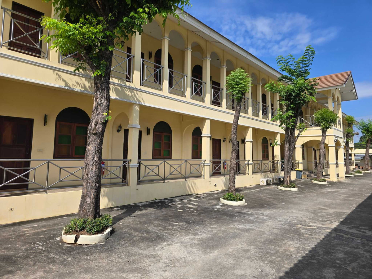 ขายกิจการโรงแรม & กิจการอพาร์ตเมนต์นครสวรรค์ : ขายโรงแรมทำเลเมืองนครสวรรค์ พร้อมดำเนินกิจการต่อได้ทันที