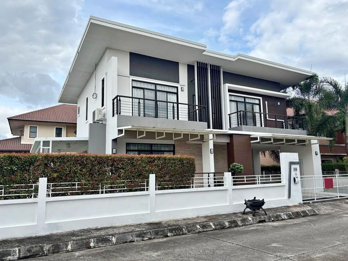 ให้เช่าบ้านเชียงใหม่ : บ้านในโครงการ ให้เช่าเดือนละ 45,000 บาท ใกล้กาดฝรั่งเพียง 5 นาที No.14H1021