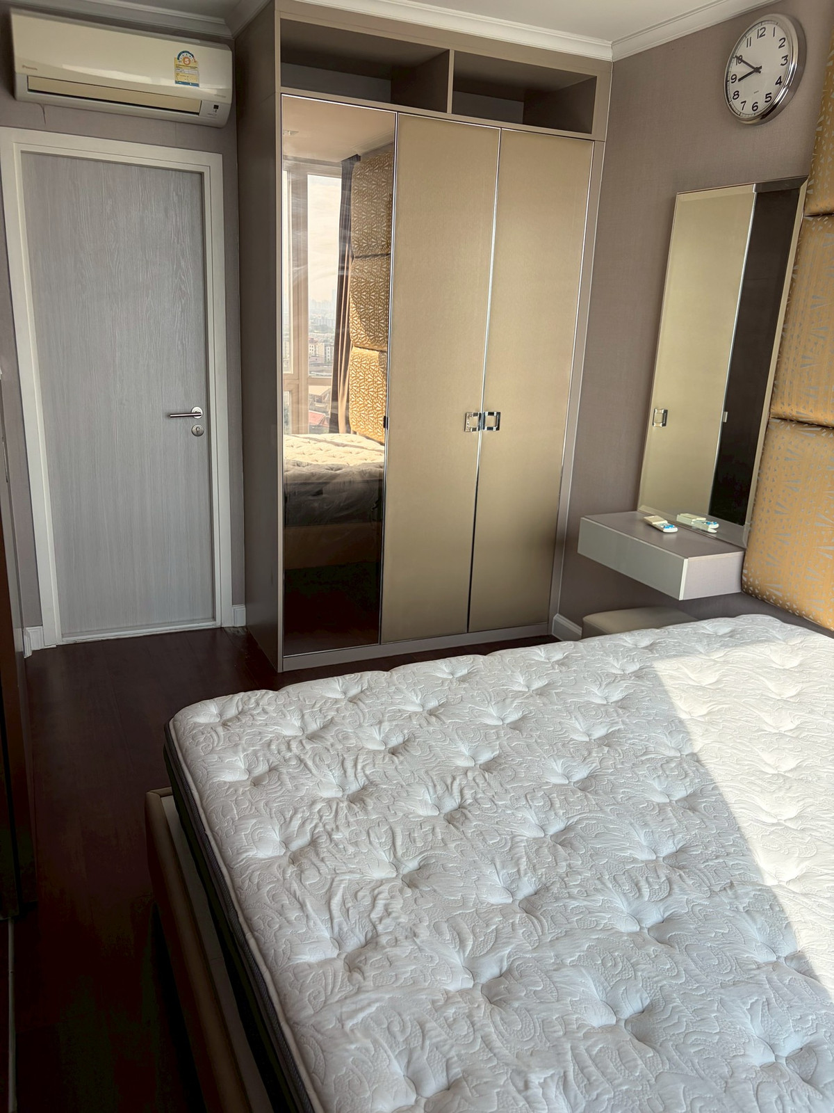 For RentCondoSamut Prakan,Samrong : Condo for Rent: The Metropolis Samrong Interchange Near BTS Samrong Interchange