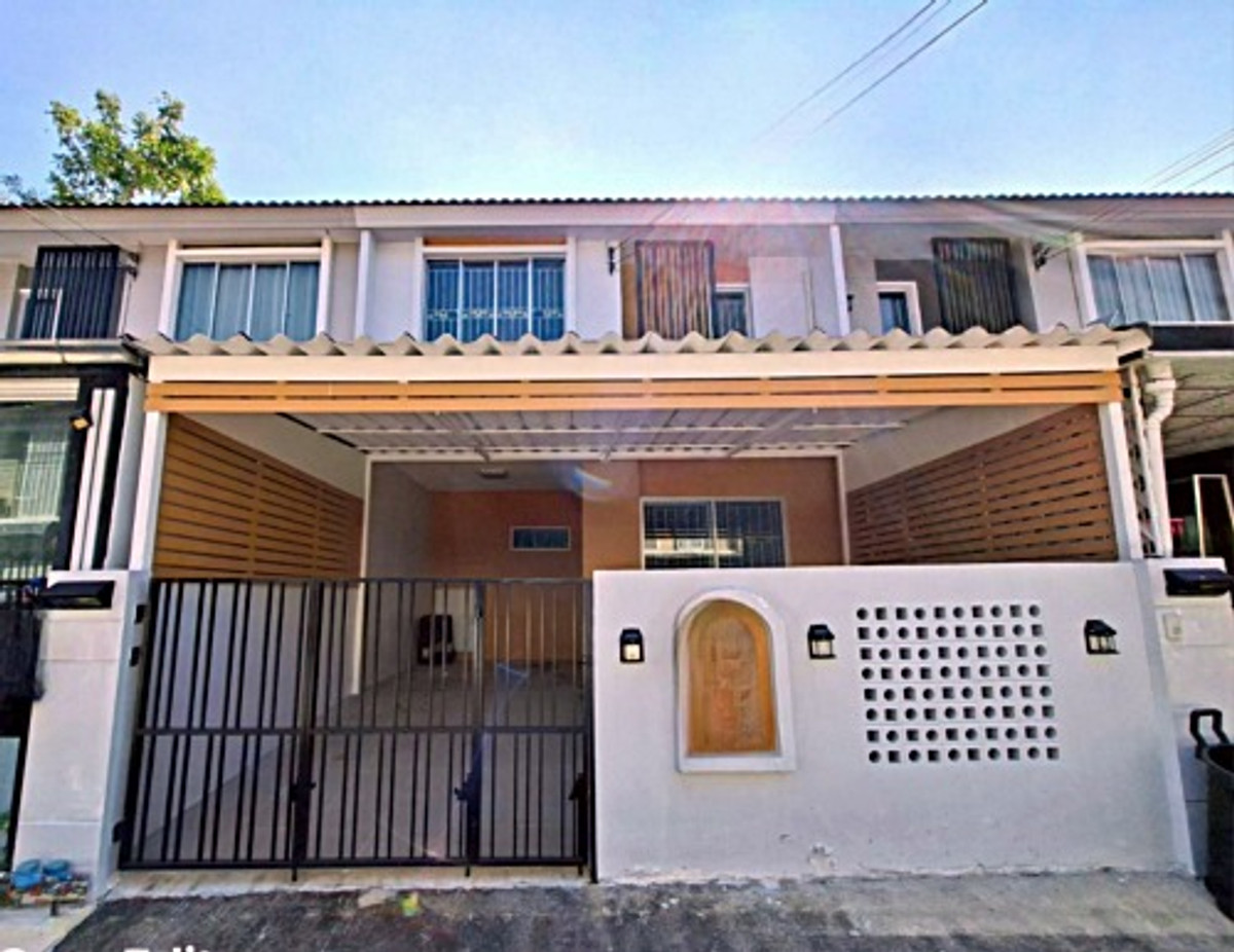 For SaleTownhomeSamut Prakan,Samrong : Urgent sale townhouse Pruksa Ville Village 87/1 Soi Srimit, Theparak, newly renovated, ready to move in (N.1945)