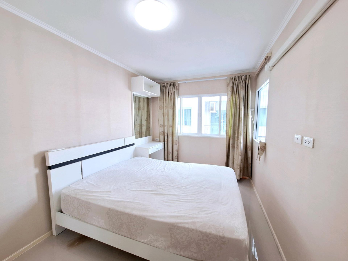 For SaleCondoBangna, Bearing, Lasalle : Condo for sale, Sukhumvit Bearing, Notting Hill Sukhumvit 107, size 35.39 sq m, 4th floor, pool view, cheap price.