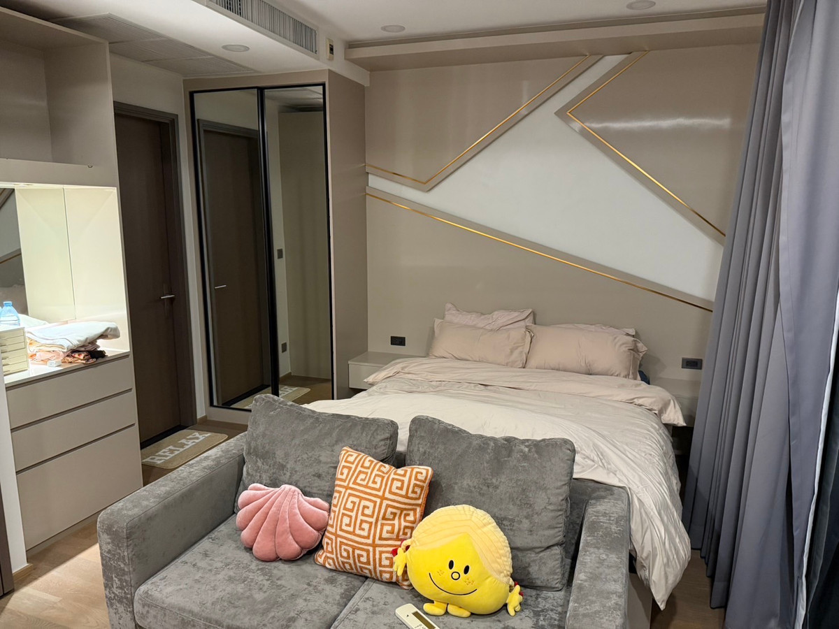 For RentCondoSiam Paragon ,Chulalongkorn,Samyan : Ashton Chula Silom【𝐑𝐄𝐍𝐓】🔥A luxurious, bright, and elegant room with a sharp design and premium materials, creating a sleek and stylish look.🔥 Contact Line ID: @hacondo