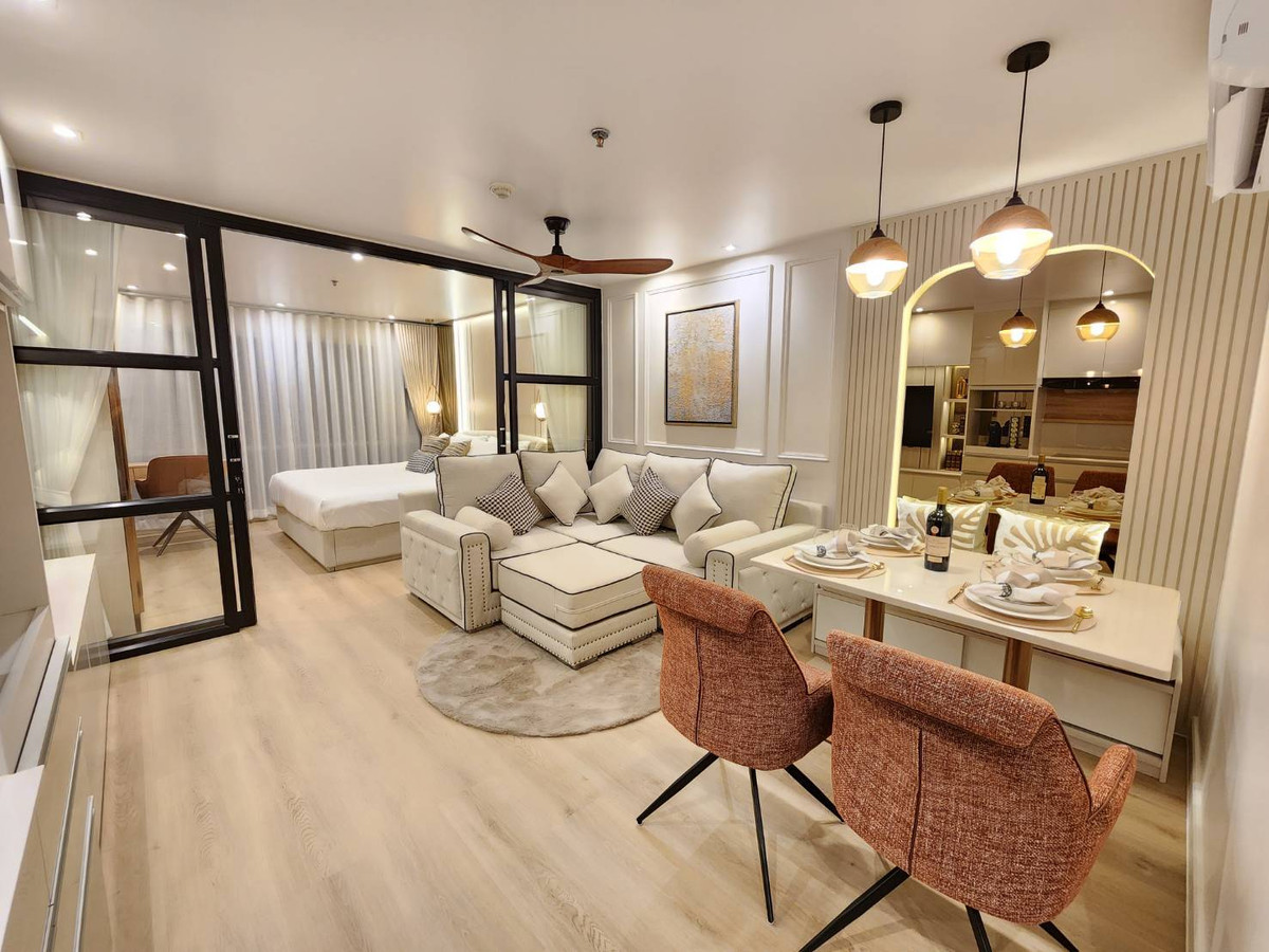 For RentCondoNana, North Nana,Sukhumvit13, Soi Nana : Luxury condo for rent, Sukhumvit Suites, Soi Sukhumvit 13, beautifully decorated, fully furnished.