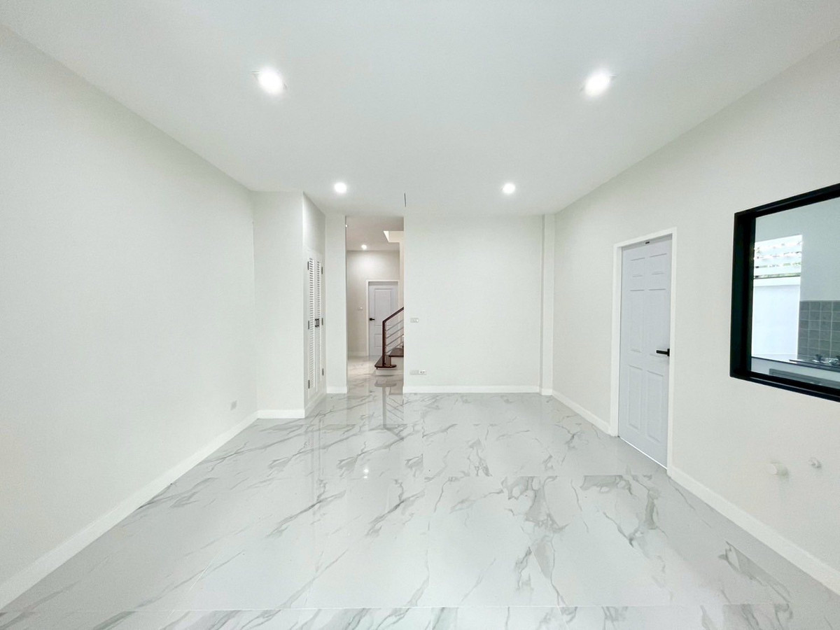 For SaleHouseMahachai Samut Sakhon : Nusasiri Rama 2 / 4 Bedrooms (For Sale), Nusasiri Rama II / 4 Bedrooms (FOR SALE) AOM018