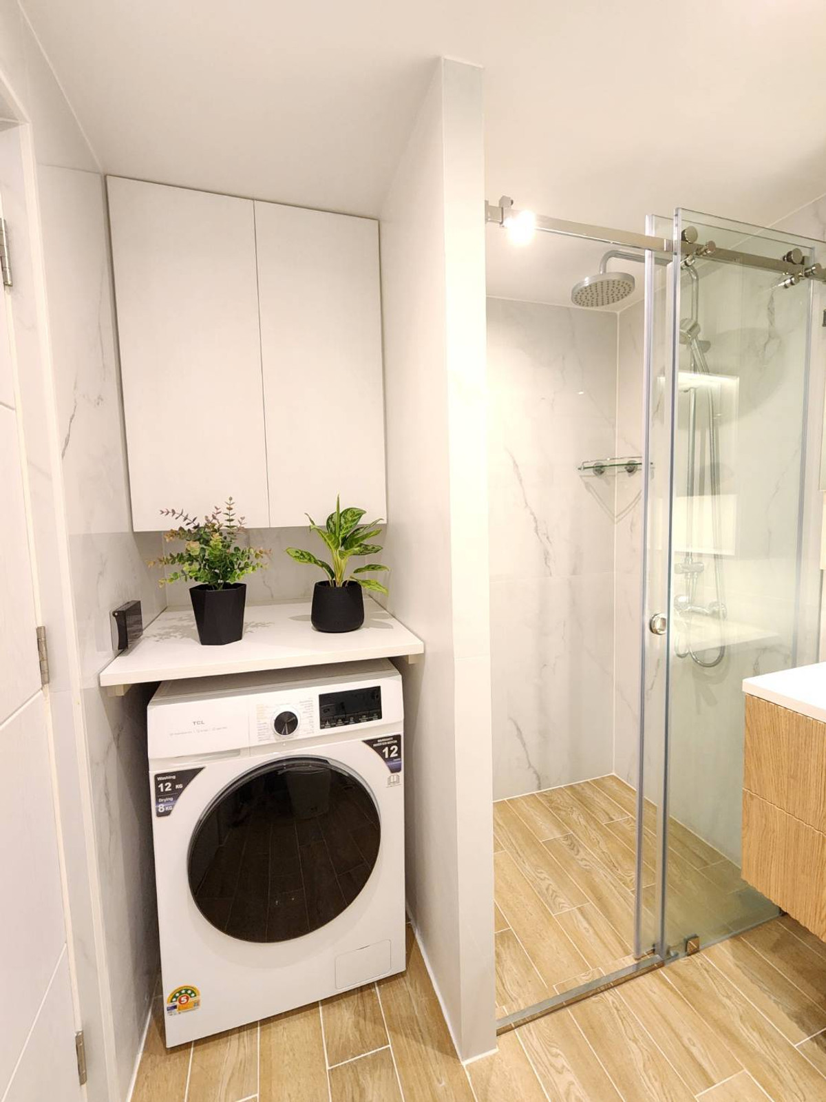 For RentCondoNana, North Nana,Sukhumvit13, Soi Nana : Luxury condo for rent, Sukhumvit Suites, Soi Sukhumvit 13, beautifully decorated, fully furnished.