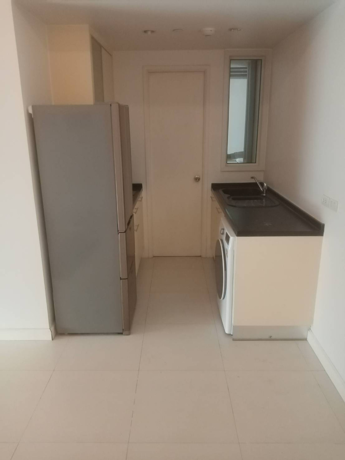 For SaleCondoWitthayu, Chidlom, Langsuan, Ploenchit : Manhattan Chidlom 58 sq.m. Eng 中 日 Please add LINE ID @806qphgn o8415o5483