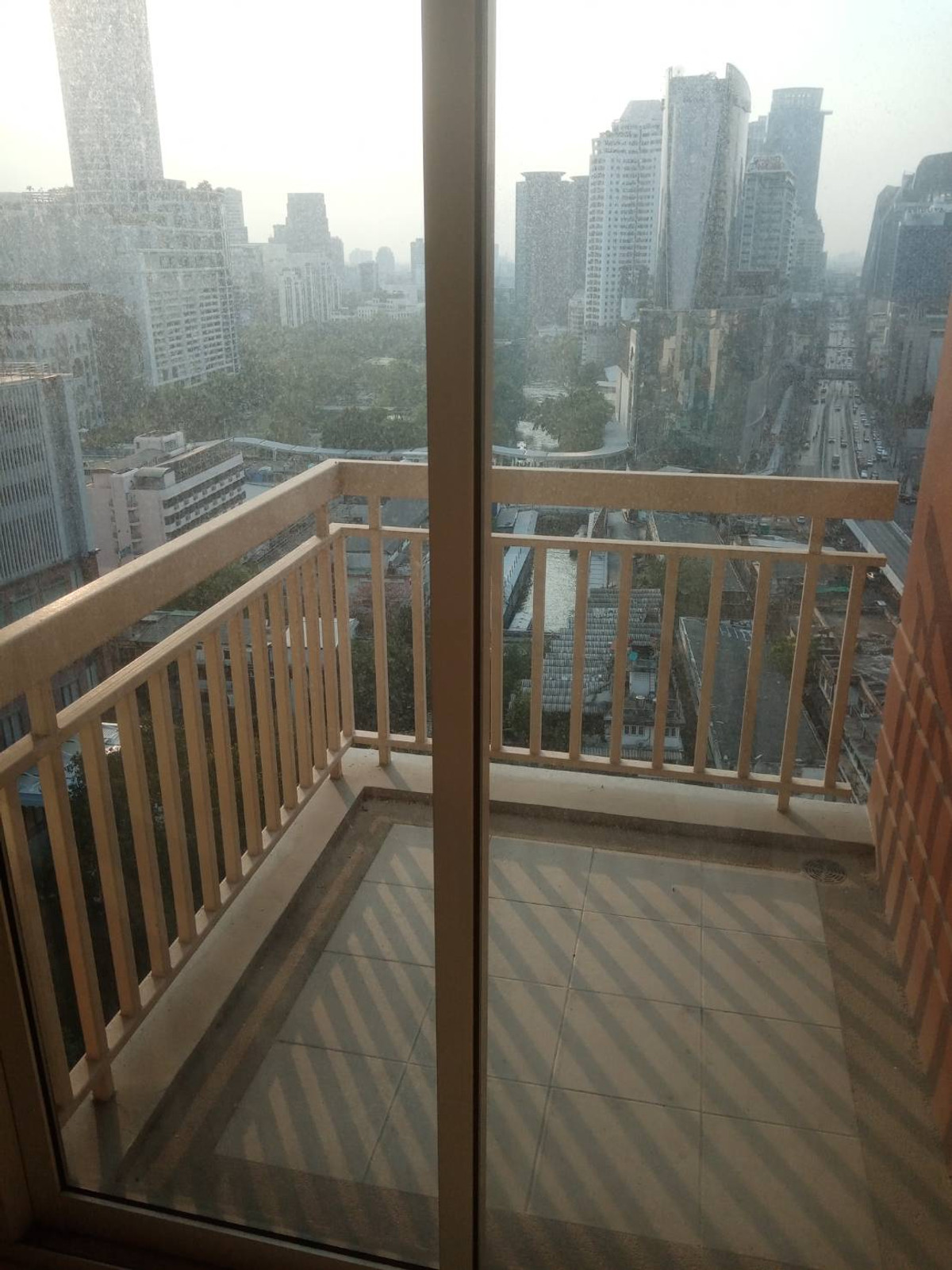 For SaleCondoWitthayu, Chidlom, Langsuan, Ploenchit : Manhattan Chidlom 58 sq.m. Eng 中 日 Please add LINE ID @806qphgn o8415o5483