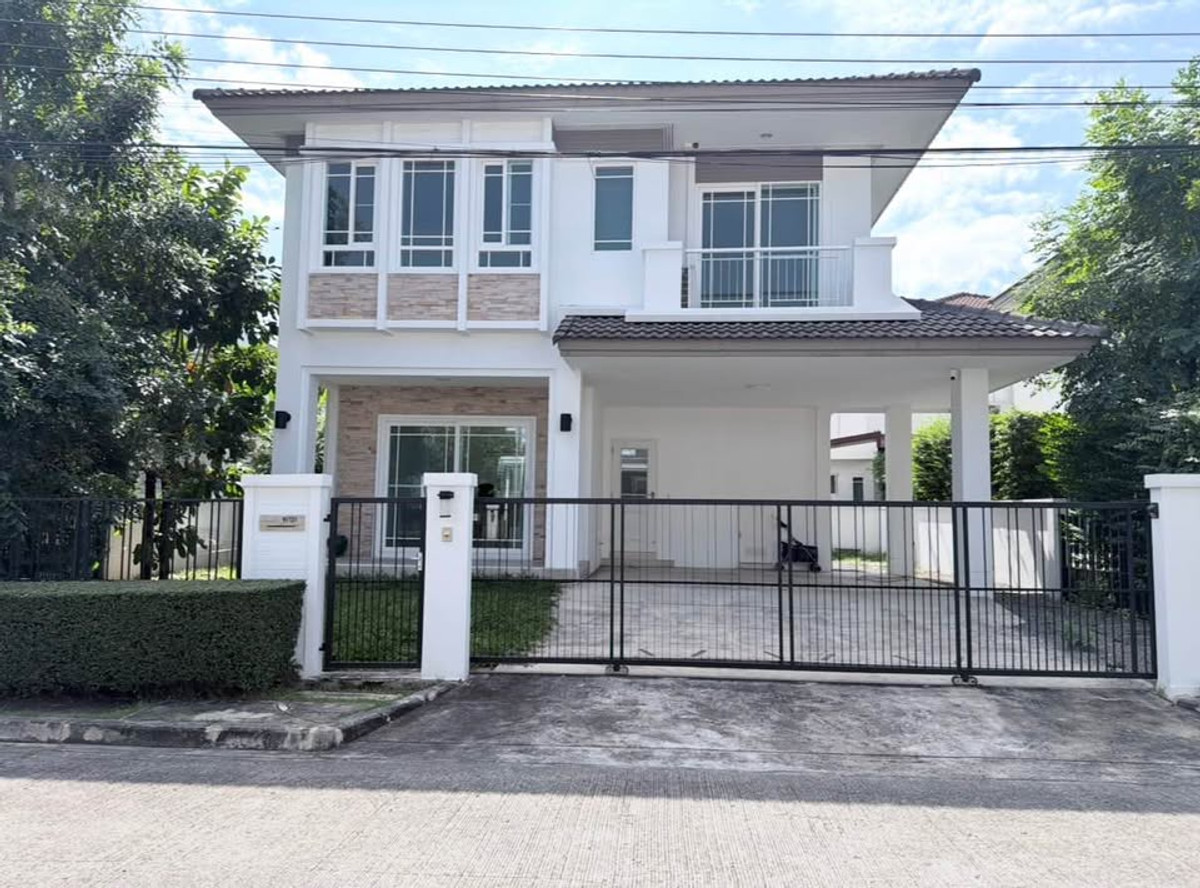 For RentHouseLadkrabang, Suwannaphum Airport : HR3096 Single house for rent, Manthana Wongwaen-Ramindra, prime location, 5 minutes to Fashion Island, ready to move in.