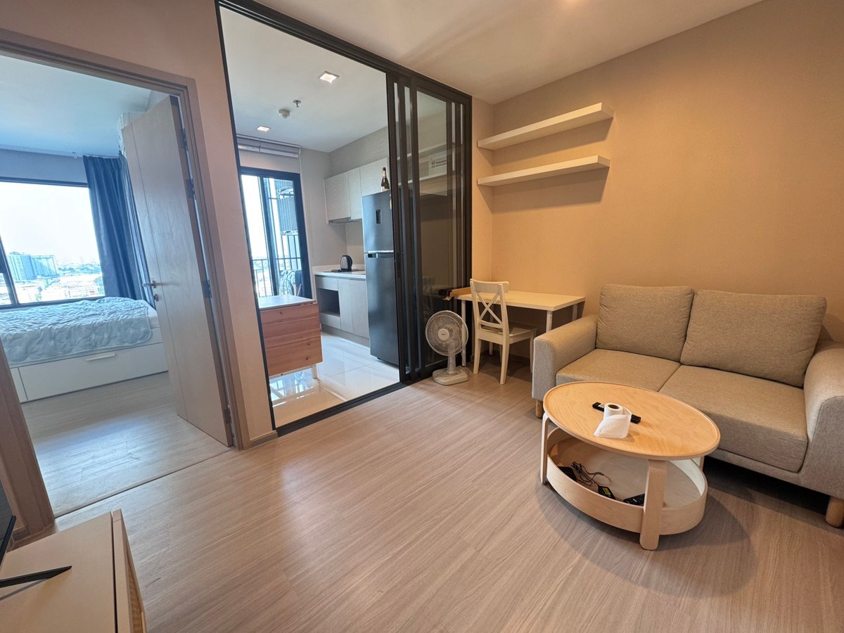 For RentCondoThaphra, Talat Phlu, Wutthakat : Available and ready for rent: Life Sathorn Sierra, 1 bedroom, separate kitchen, open view. Please inquire and make an appointment to view.