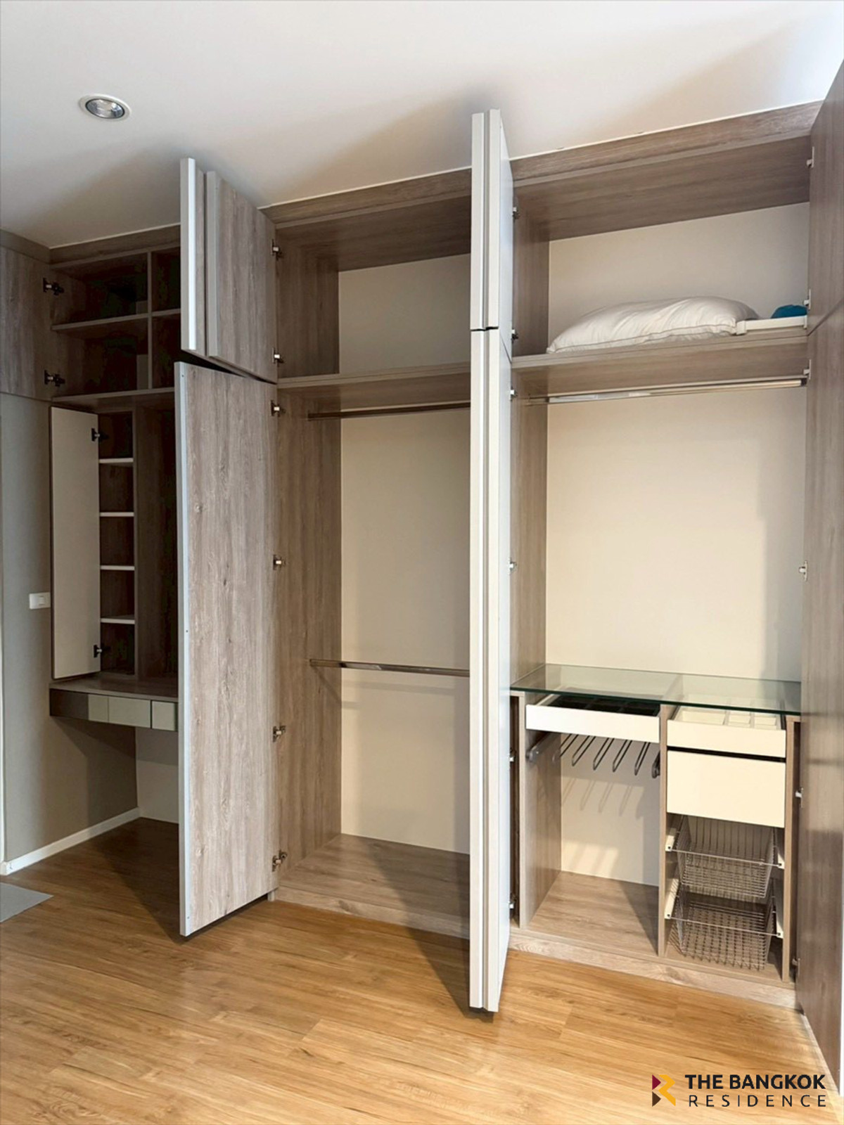 ขายทาวน์โฮมเสรีไทย-นิด้า : Baan Klang Muang Ladprao - Serithai  🏡 ทาวน์โฮม 3 ชั้น ติดถนนเสรีไทย