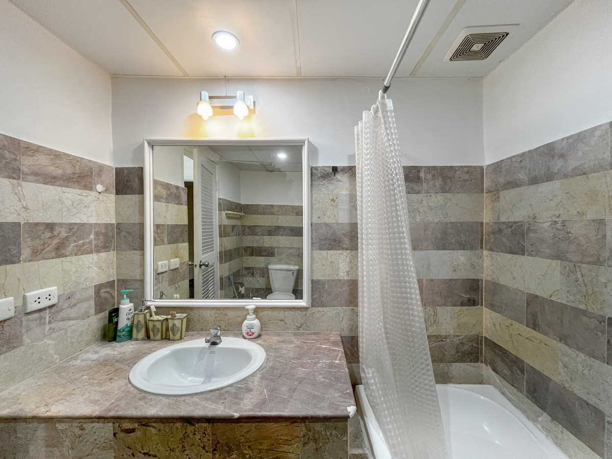 ขายคอนโดนานา : 🔥 FQ เจ้าของต้องการขายด่วน! Sukhumvit Suite ราคา 3.5 ล้าน ราคาดีสุดในตลาด ทักมาราคาอาจต่อรองได้อีก