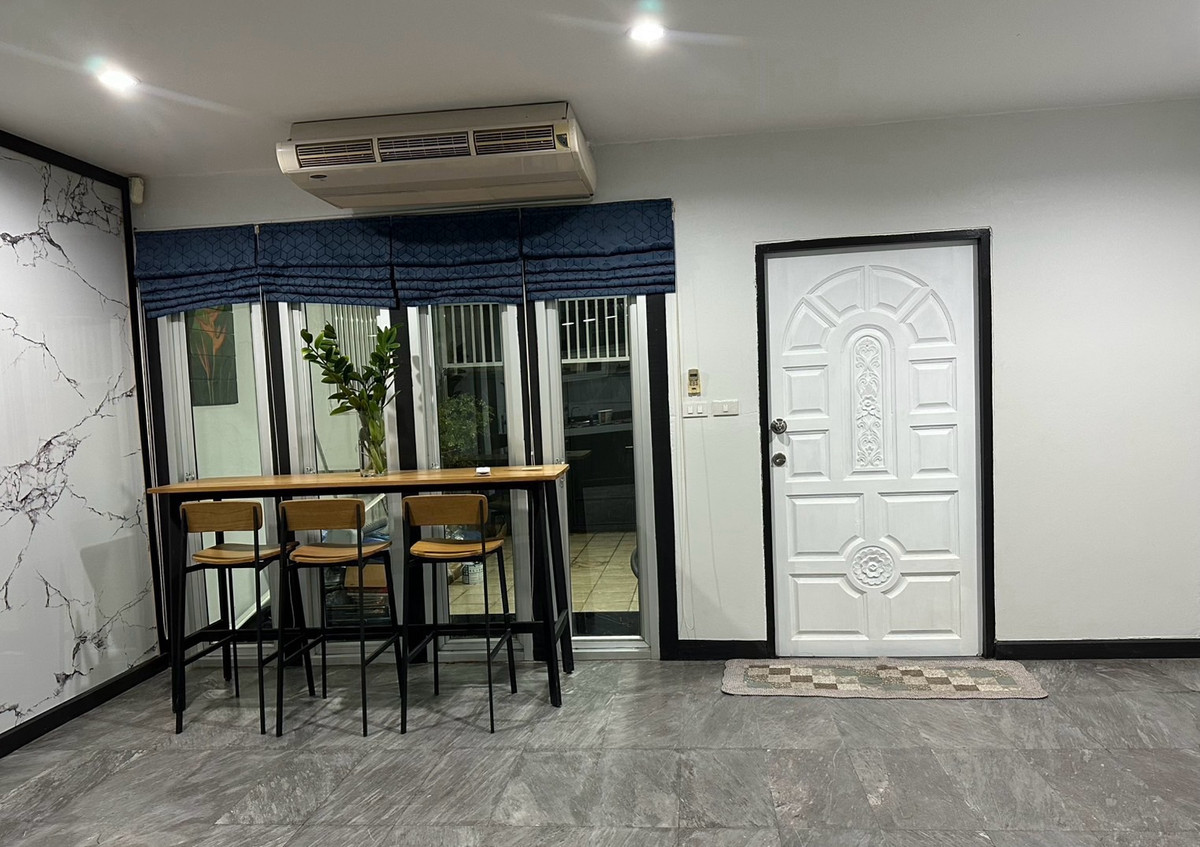 For RentTownhomeSukhumvit, Asoke, Thonglor : 📌Townhome for rent, Ekkamai location, near international schools.
