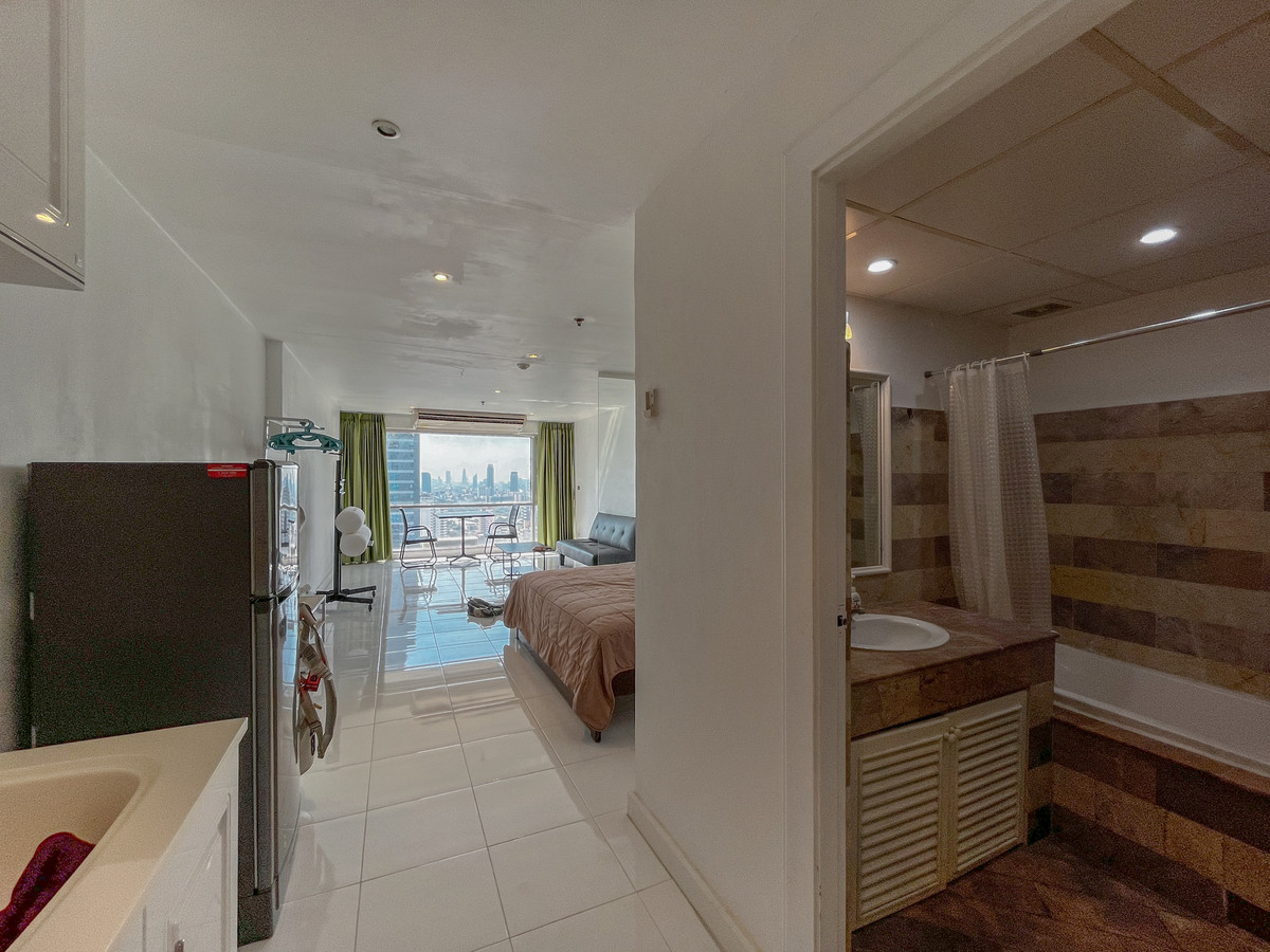 ขายคอนโดนานา : 🔥 FQ เจ้าของต้องการขายด่วน! Sukhumvit Suite ราคา 3.5 ล้าน ราคาดีสุดในตลาด ทักมาราคาอาจต่อรองได้อีก