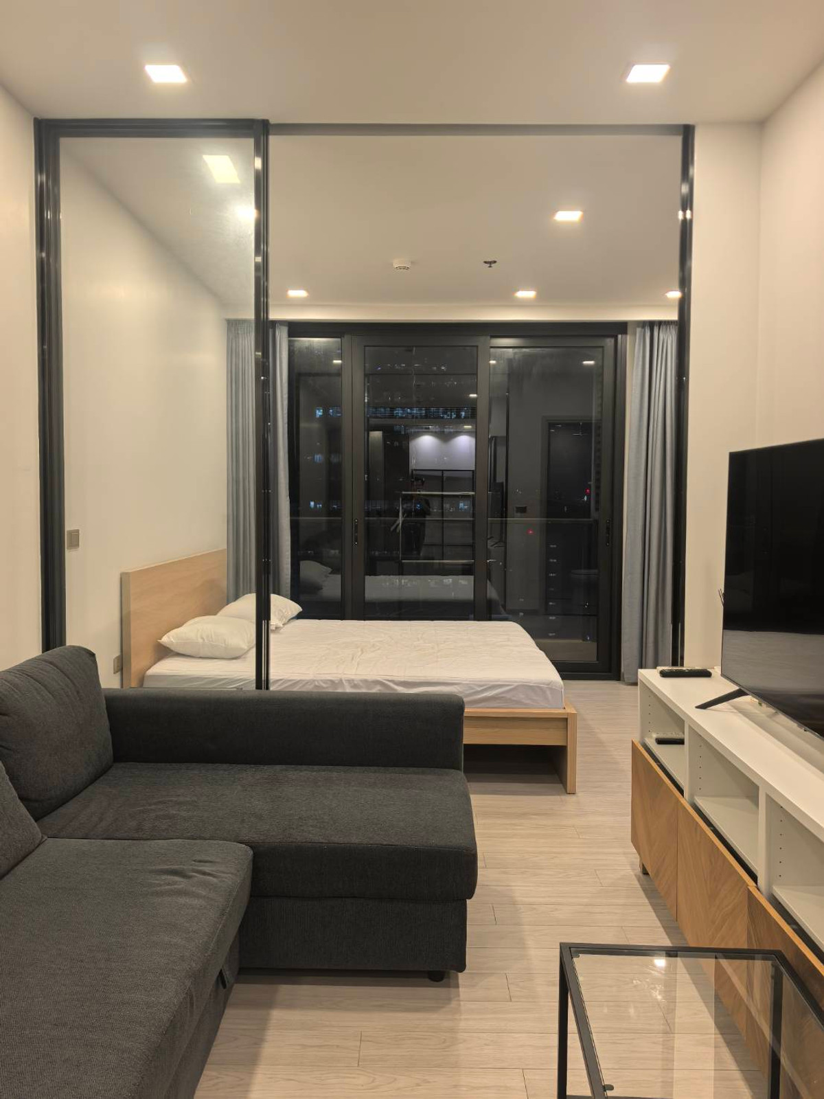 For RentCondoRama9, Petchburi, RCA : FOR RENT - 1 BEDROOM 41 SQ.M- READY TO MOVE IN - CALL NOW 094-641-5974