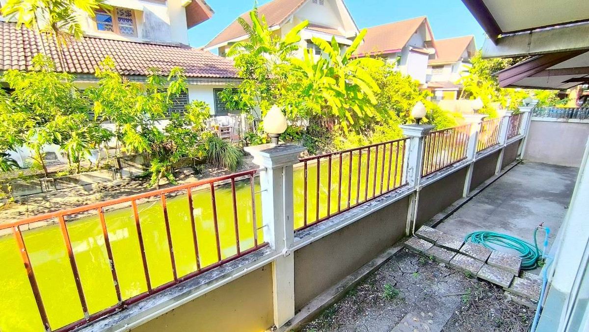 For SaleHousePhutthamonthon, Salaya : Baan Sri Supalai Single house for sale, 129.2 square meters, near Mahidol University, Salaya, Phutthamonthon, Salaya-Bang Len Road. Sri Supalai Village, Ban Mai Subdistrict, Bang Yai District, Nonthaburi, on the boundary between Nonthaburi and Nakhon Path
