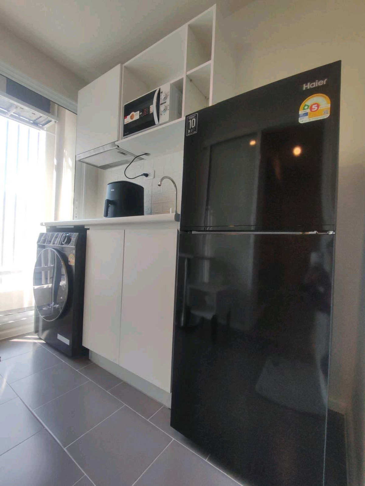 For RentCondoKasetsart, Ratchayothin : Urgent for rent Blue Phahon Yothin 35, size 24 square meters, excellent condition, new room, complete with furniture + electrical appliances. Never moved in