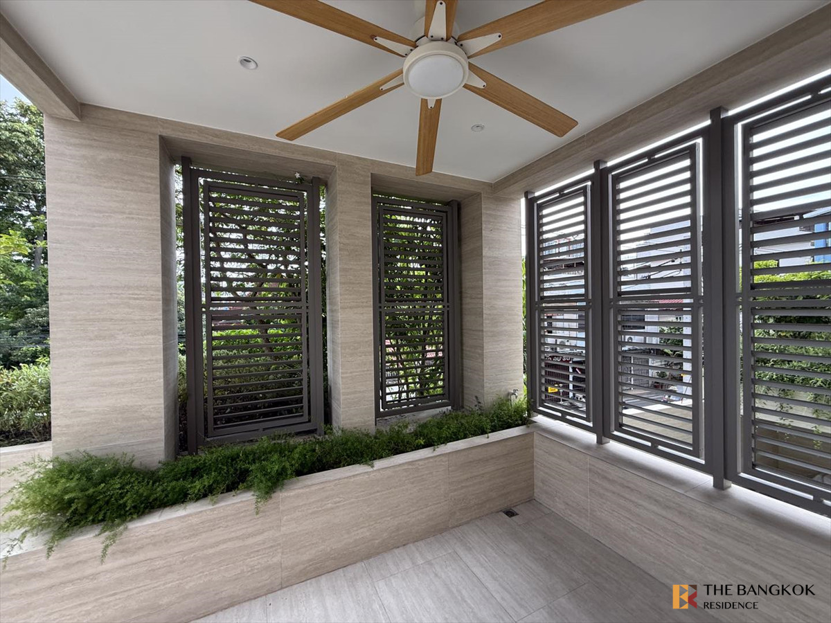 ขายบ้านสาทร นราธิวาส : 💎Rare House บ้านสุดหรู ระดับ Super Luxury 💎 สไตล์ Modern พร้อมสระว่ายส่วนตัว  - 🏡 Baan Chan Chan Road