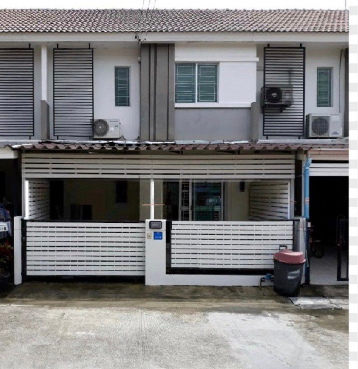 ให้เช่าทาวน์โฮมลาดกระบัง สุวรรณภูมิ : ขาย/ให้เช่า ทาวน์เฮ้าส์ 2 ชั้น ในหมู่บ้านพฤกษา 86 ลาดกระบัง 54 ใกล้สนามบินสุวรรณภูมิ